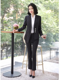 女式三粒扣條紋西裝黑色